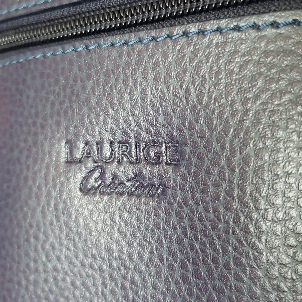 Laurige Criateru purple genuine Leather crossbody purse. Silver hardware.